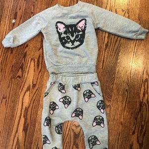 PLEASE READ DESCRIPTION Two piece gray kitty toddler set.